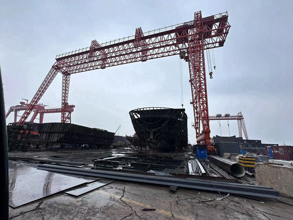 山東煙臺造船門式起重機廠家造船門式起重機作業(yè)能力強